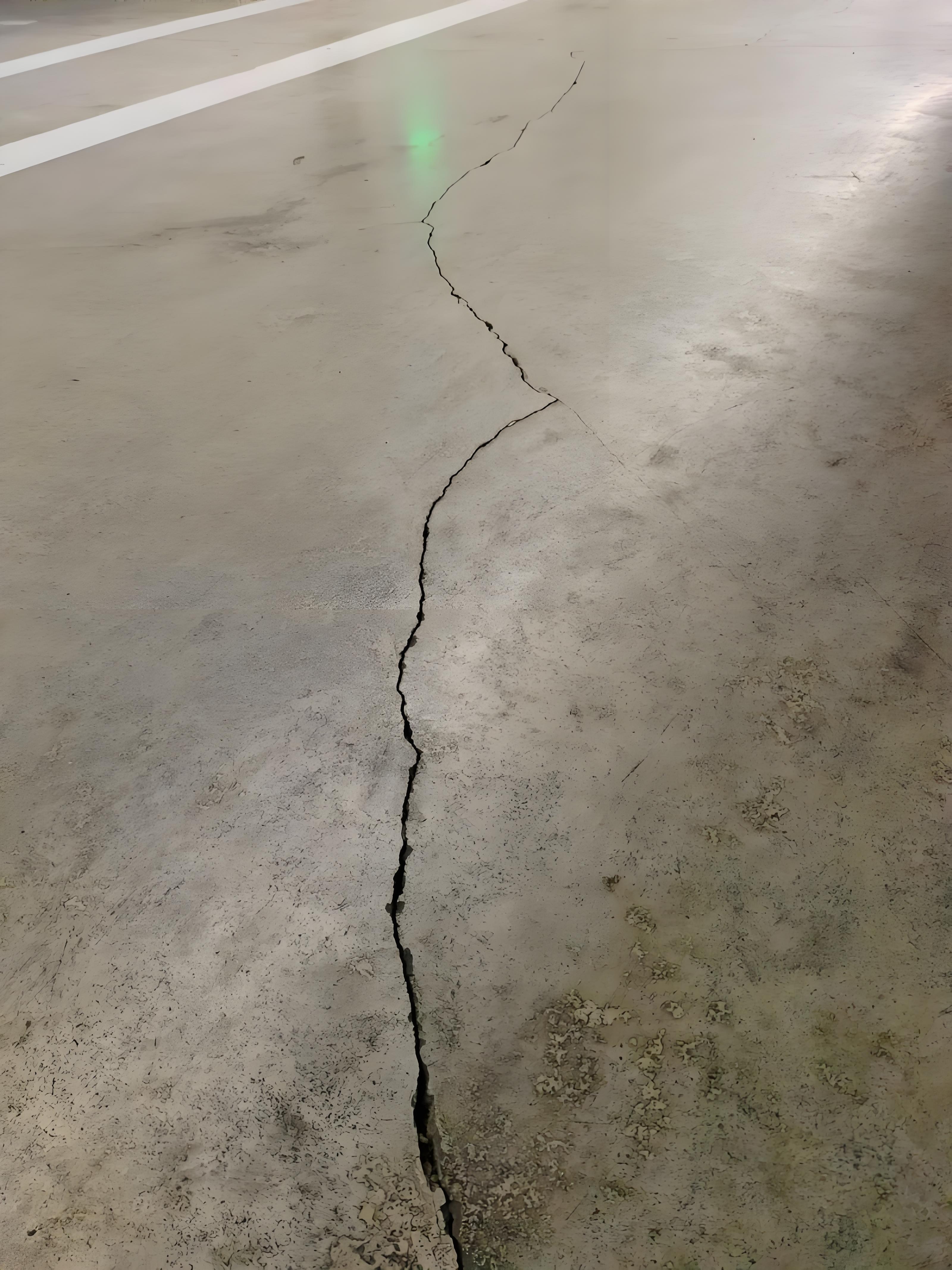 地面开裂